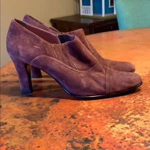 Burgundy bootie, size 10